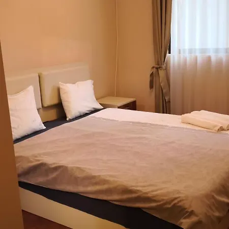 One Bedroom 2 - Restaurant Stadium *