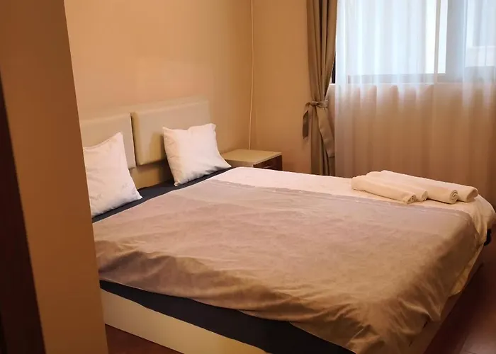 One Bedroom 2 - Restaurant Stadium *